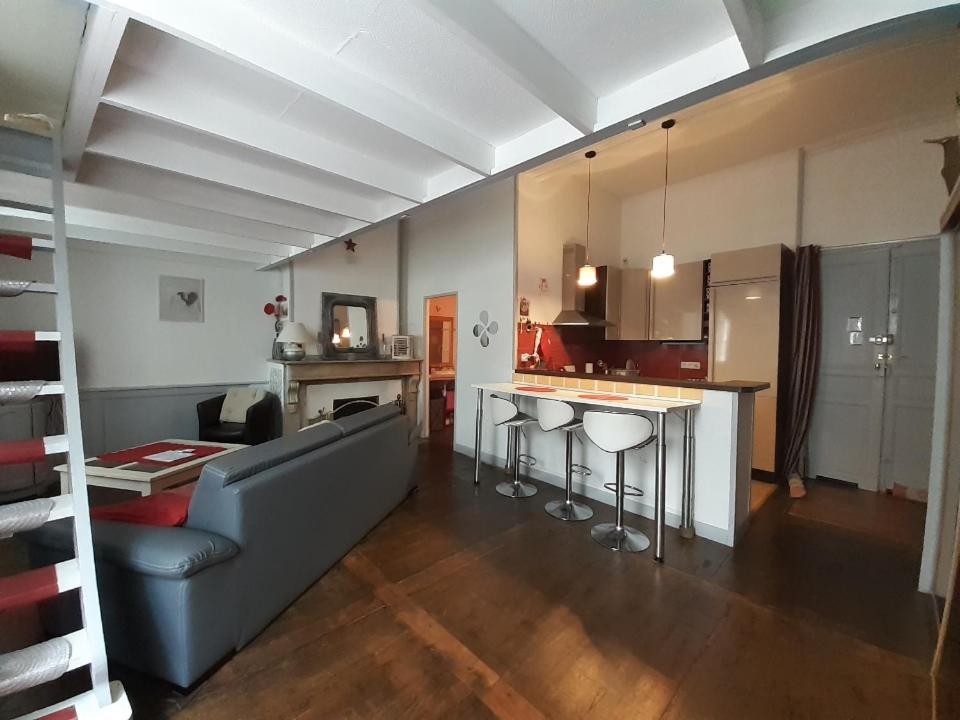 Coquet Studio En Mezzanine Nuit Pour 2 Personnes Saint-Girons  Exteriör bild