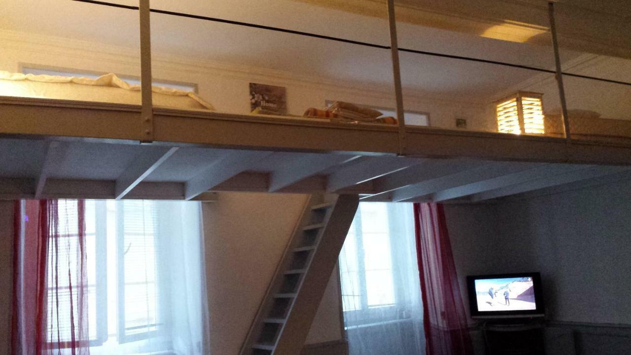 Coquet Studio En Mezzanine Nuit Pour 2 Personnes Saint-Girons  Exteriör bild